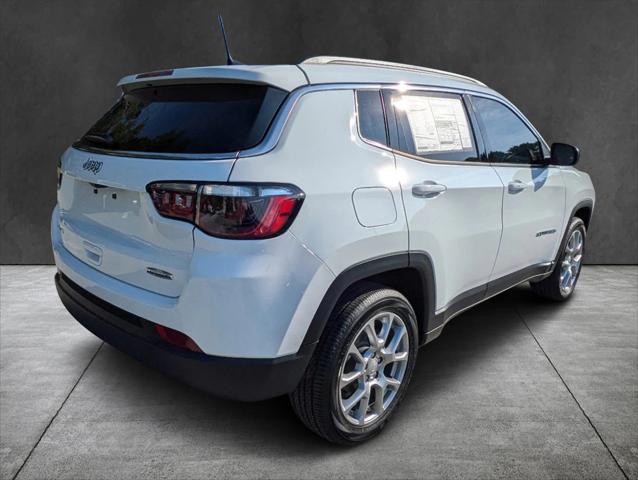 2024 Jeep Compass COMPASS LATITUDE LUX 4X4