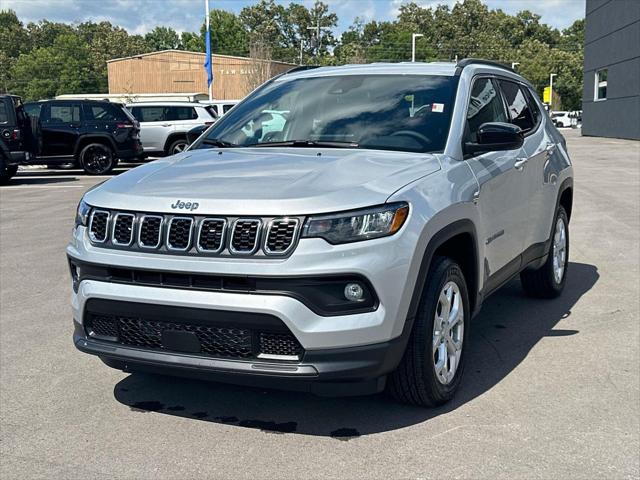 2024 Jeep Compass COMPASS LATITUDE 4X4