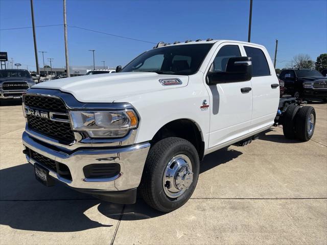 2024 RAM Ram 3500 Chassis Cab RAM 3500 TRADESMAN CREW CAB CHASSIS 4X4 60 CA