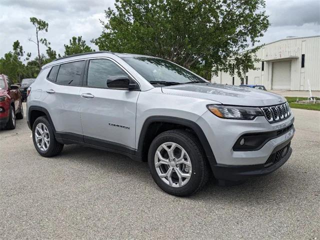 2024 Jeep Compass COMPASS LATITUDE 4X4