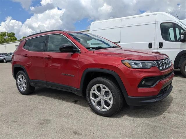 2024 Jeep Compass COMPASS LATITUDE 4X4