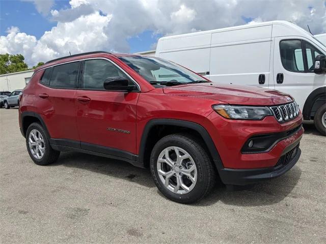 2024 Jeep Compass COMPASS LATITUDE 4X4