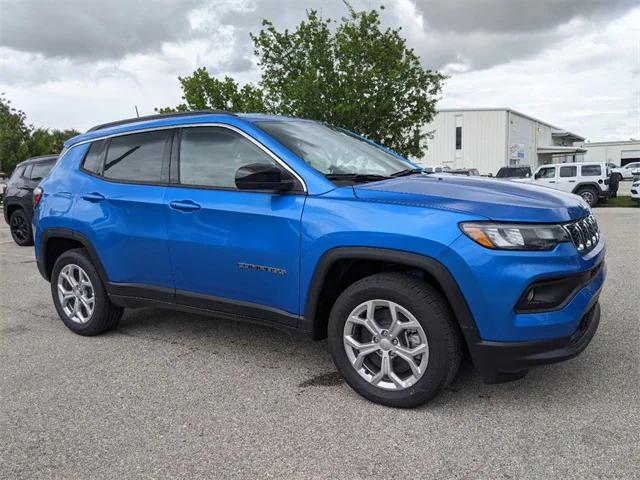 2024 Jeep Compass COMPASS LATITUDE 4X4