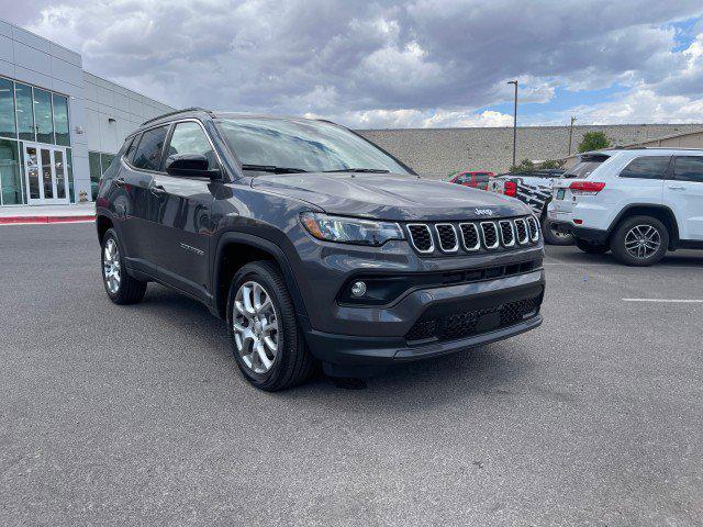 2024 Jeep Compass COMPASS LATITUDE LUX 4X4