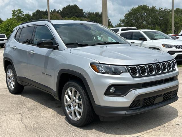 2024 Jeep Compass COMPASS LATITUDE LUX 4X4