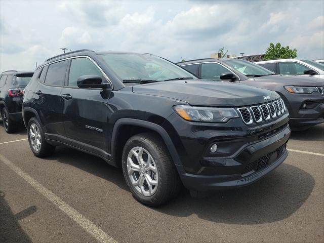 2024 Jeep Compass COMPASS LATITUDE 4X4