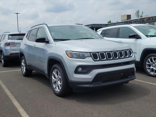 2024 Jeep Compass COMPASS LATITUDE 4X4