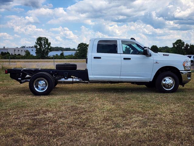 2024 RAM Ram 3500 Chassis Cab RAM 3500 TRADESMAN CREW CAB CHASSIS 4X4 60 CA