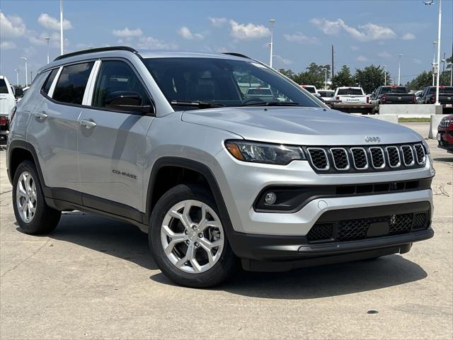 2024 Jeep Compass COMPASS LATITUDE 4X4