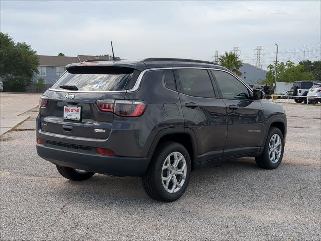 2024 Jeep Compass COMPASS LATITUDE 4X4