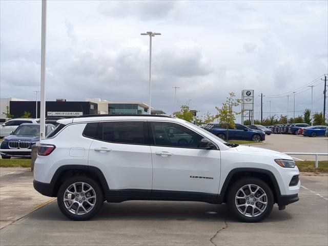 2024 Jeep Compass COMPASS LATITUDE LUX 4X4