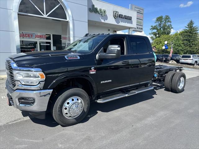 2024 RAM Ram 3500 Chassis Cab RAM 3500 LARAMIE CREW CAB CHASSIS 4X4 60 CA