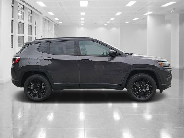 2024 Jeep Compass COMPASS LATITUDE 4X4