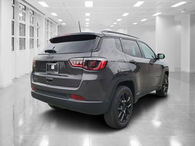 2024 Jeep Compass COMPASS LATITUDE 4X4