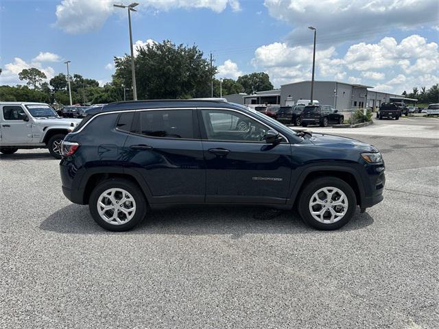 2024 Jeep Compass COMPASS LATITUDE 4X4