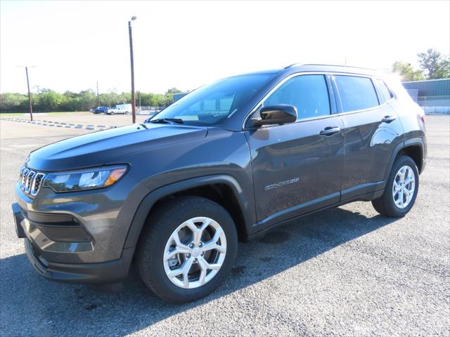 2024 Jeep Compass COMPASS LATITUDE 4X4