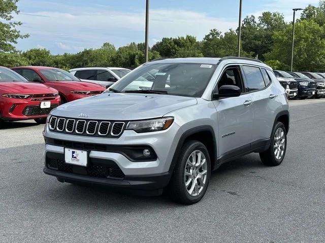 2024 Jeep Compass COMPASS LATITUDE LUX 4X4