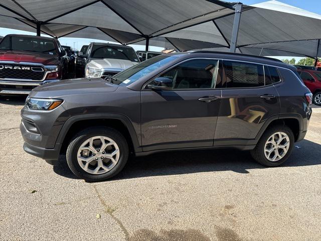 2024 Jeep Compass COMPASS LATITUDE 4X4