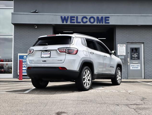 2024 Jeep Compass COMPASS LATITUDE LUX 4X4