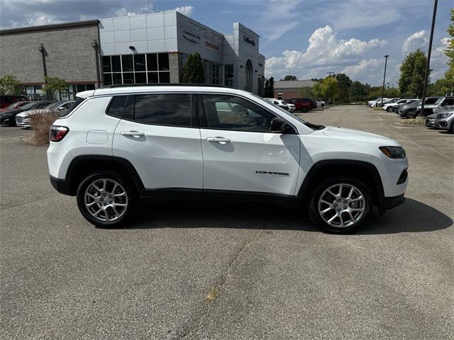 2024 Jeep Compass COMPASS LATITUDE LUX 4X4