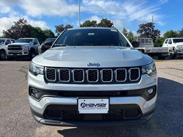 2024 Jeep Compass COMPASS LATITUDE 4X4