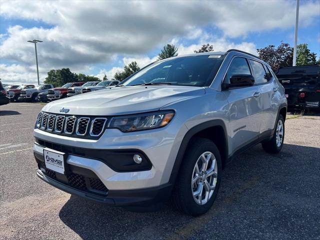 2024 Jeep Compass COMPASS LATITUDE 4X4