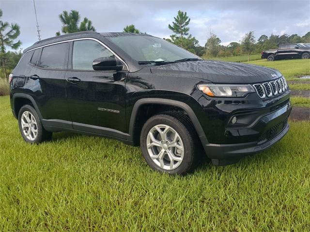 2024 Jeep Compass COMPASS LATITUDE 4X4