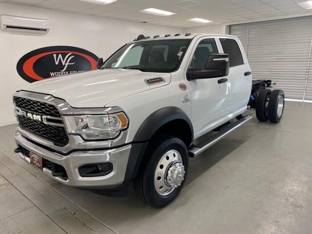 2024 RAM Ram 5500 Chassis Cab RAM 5500 TRADESMAN CHASSIS CREW CAB 4X4 60 CA