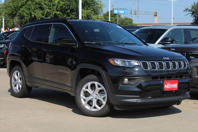 2024 Jeep Compass COMPASS LATITUDE 4X4