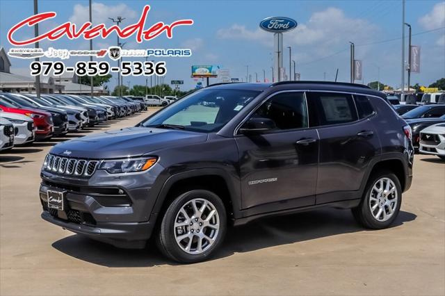 2024 Jeep Compass COMPASS LATITUDE LUX 4X4