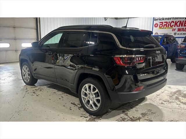 2024 Jeep Compass COMPASS LATITUDE LUX 4X4