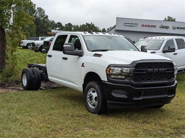 2024 RAM Ram 3500 Chassis Cab RAM 3500 TRADESMAN CREW CAB CHASSIS 4X4 60 CA