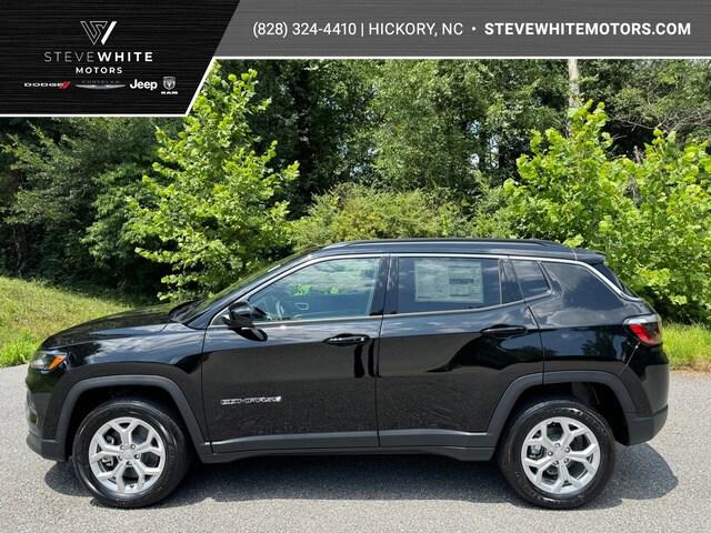 2024 Jeep Compass COMPASS LATITUDE 4X4