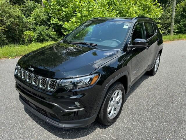 2024 Jeep Compass COMPASS LATITUDE 4X4