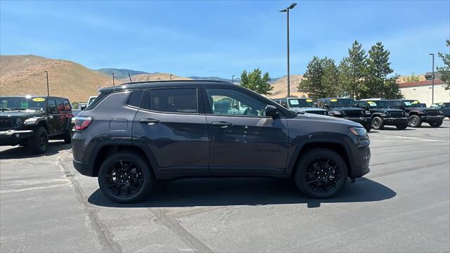 2024 Jeep Compass COMPASS LATITUDE 4X4