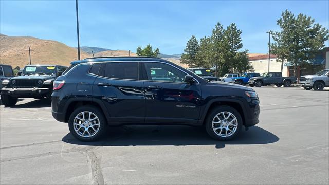 2024 Jeep Compass COMPASS LATITUDE LUX 4X4