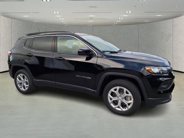 2024 Jeep Compass COMPASS LATITUDE 4X4