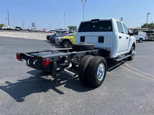 2024 RAM Ram 3500 Chassis Cab RAM 3500 TRADESMAN CREW CAB CHASSIS 4X4 60 CA