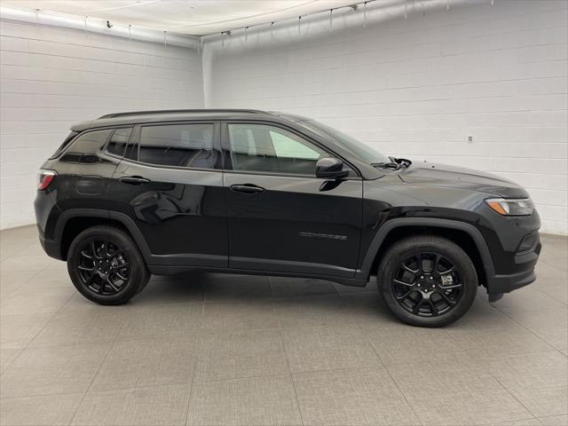 2024 Jeep Compass COMPASS LATITUDE 4X4