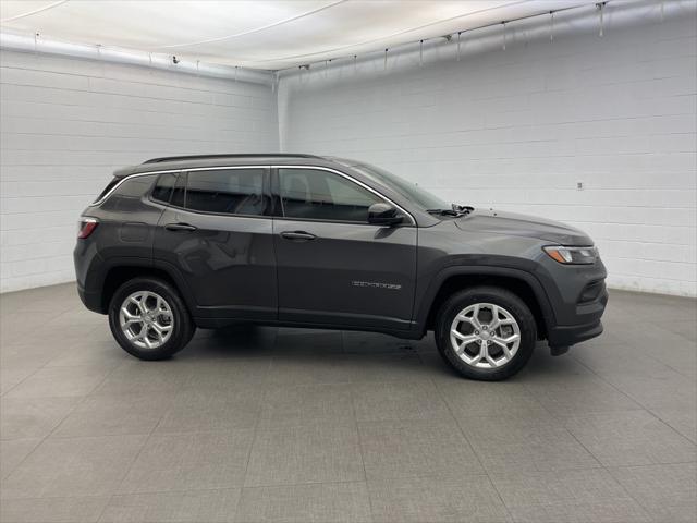 2024 Jeep Compass COMPASS LATITUDE 4X4