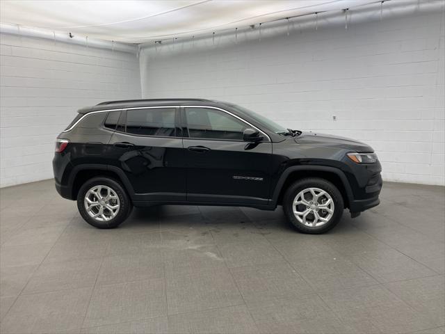 2024 Jeep Compass COMPASS LATITUDE 4X4