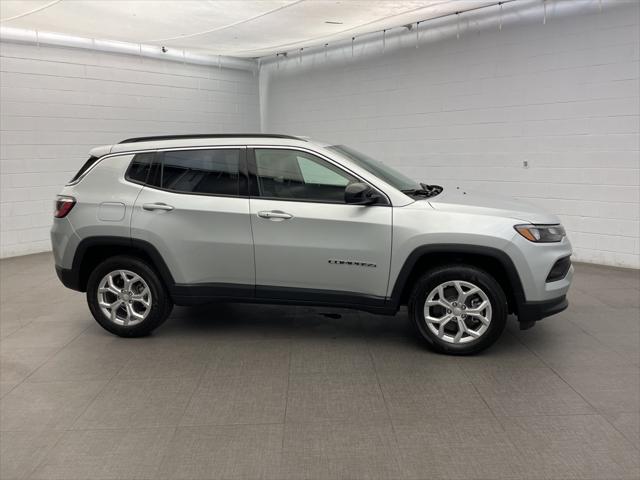 2024 Jeep Compass COMPASS LATITUDE 4X4