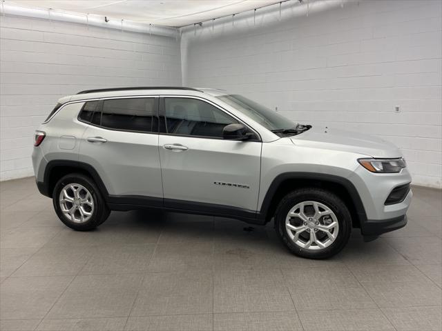 2024 Jeep Compass COMPASS LATITUDE 4X4