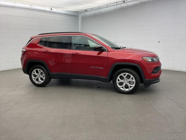 2024 Jeep Compass COMPASS LATITUDE 4X4