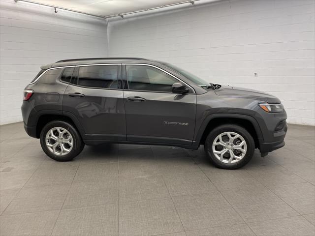 2024 Jeep Compass COMPASS LATITUDE 4X4