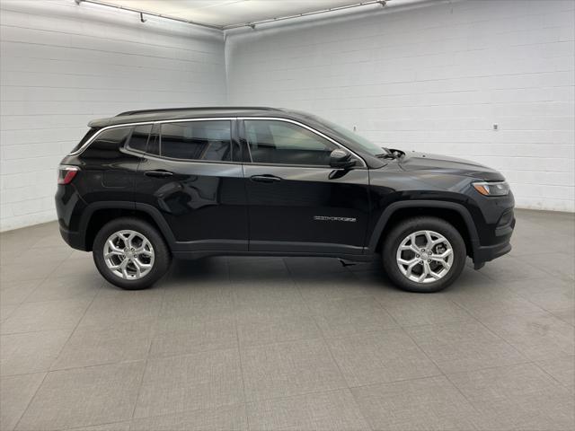 2024 Jeep Compass COMPASS LATITUDE 4X4