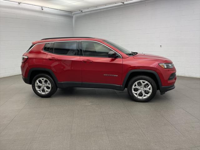 2024 Jeep Compass COMPASS LATITUDE 4X4