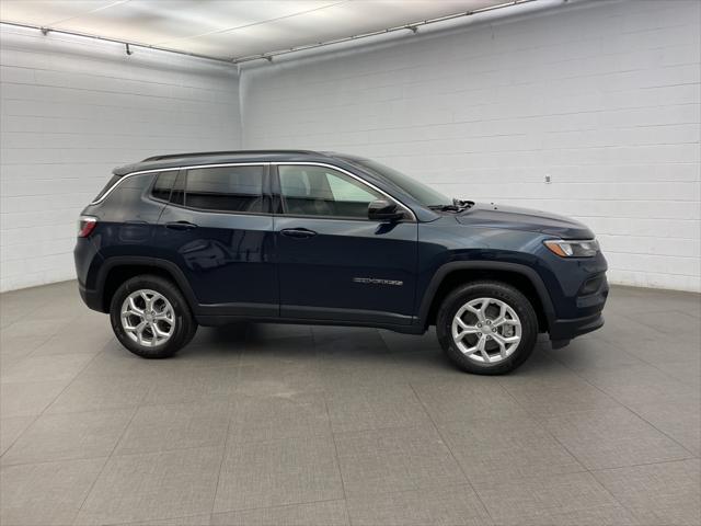 2024 Jeep Compass COMPASS LATITUDE 4X4