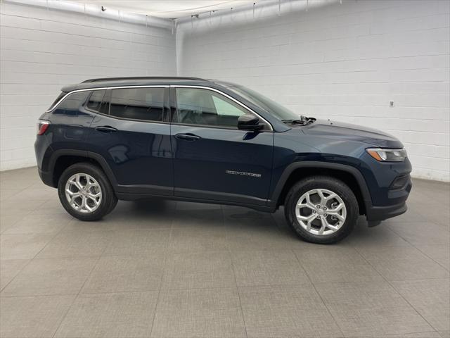 2024 Jeep Compass COMPASS LATITUDE 4X4