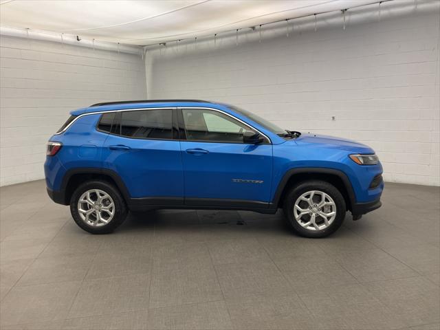 2024 Jeep Compass COMPASS LATITUDE 4X4